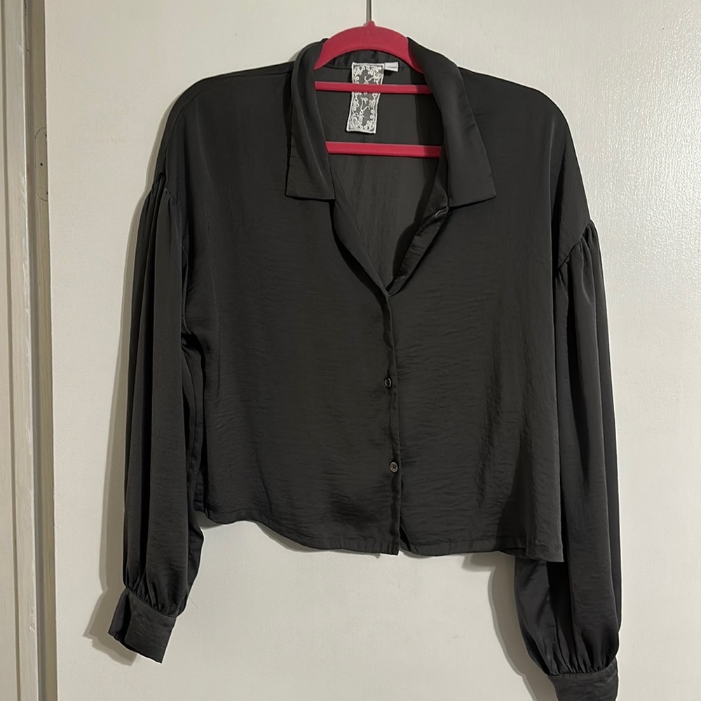 Grey cropped button down size m